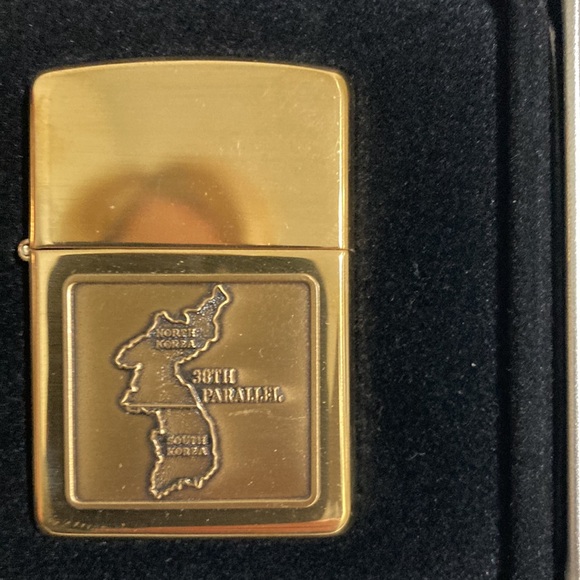 Zippo lighters Korean War Veterans vintage collectors set in tin - Picture 4 of 13